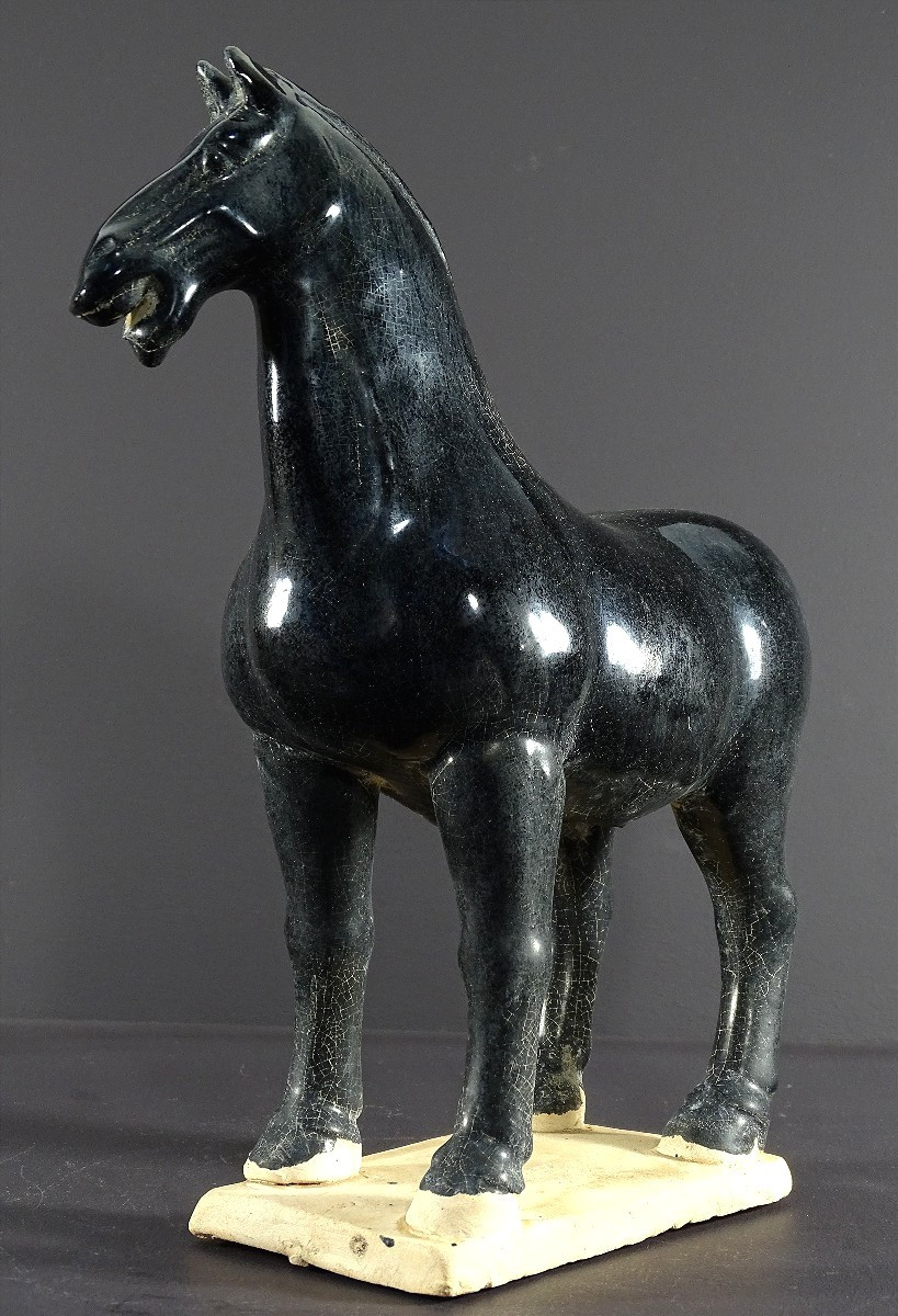 Chine, Années 1960/1970, Sculpture En Terre Vernissée Figurant Un Cheval Esprit Dynastie Tang. 