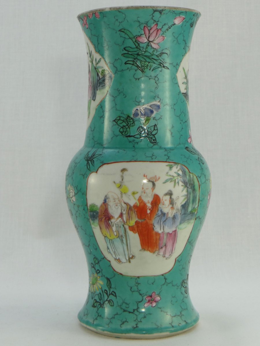 Chine, XIXème Siècle, Paire De Vases En Porcelaine Décor Dignitaires Et Enfants.-photo-4