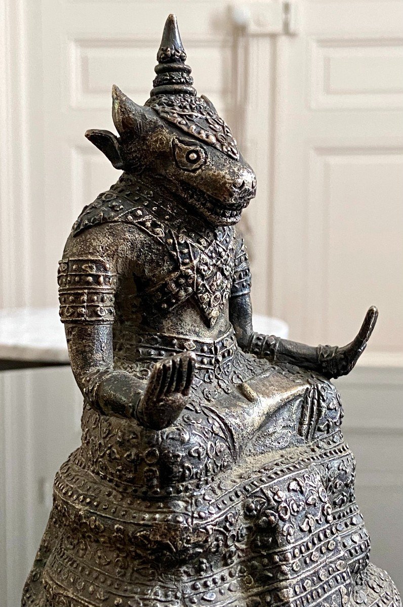 Thaïlande, Premier Tiers XXème Siècle, Statuette Bronze Argenté Divinité Tête Taureau.-photo-2