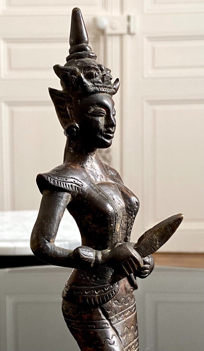 Burma, XIXth Century, Bronze Statuette Female Character With Ceremonial Dagger.-photo-2