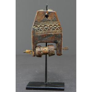 Ivory Coast, Gouro People, Early 20th Century, Weaving Loom Pulley Stirrup. 