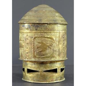 Ghana, Ashanti People, Mid-20th Century, Gold Powder Box In Gilded Brass. 
