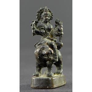   Inde, XIXe Siècle, Rare Statue Miniature De La Déesse Hindoue Durga, En Tenue d'Apparat.