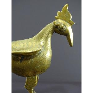 Inde, XIXème Siècle, Coq En Bronze Et Laiton De Style Indo-persan Posé Fièrement Sur Un Socle.