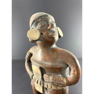 Mexique,années 1930/1950, statue en terre cuite figurant un guerrier dans l'esprit précolombien