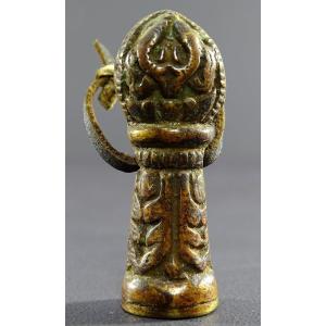 Tibet, XVIIIème Siècle, Rare Sceau Bouddhique En Bronze à Décor De Symboles Auspicieux. 