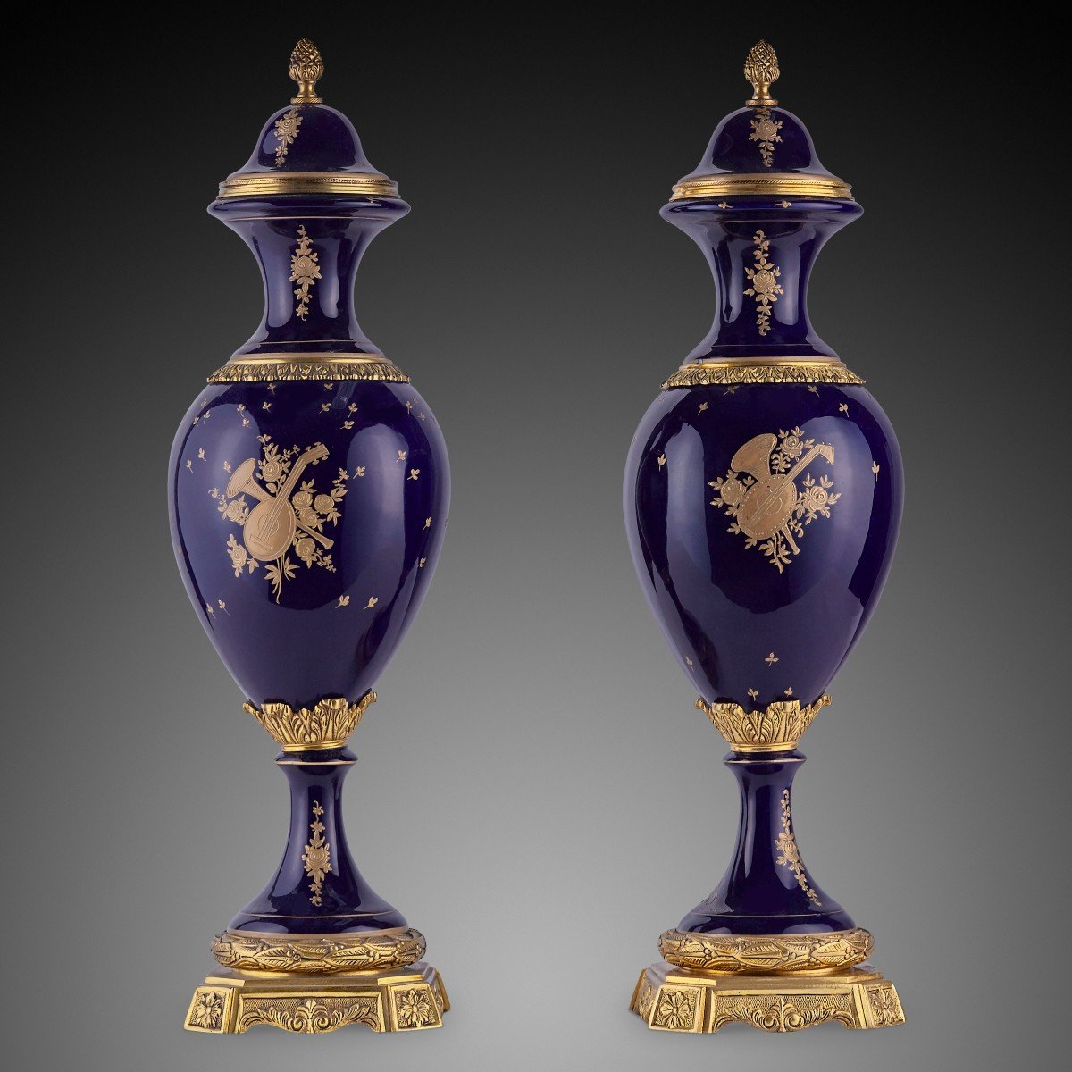 Pair Of Spanish Enamelled Porcelain Vases-photo-3