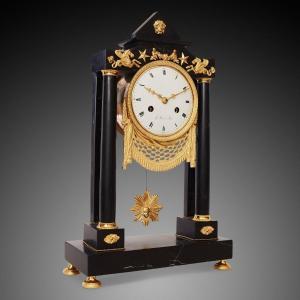Mantel Clock 19th Century Styl Empire By Leroi à Paris 
