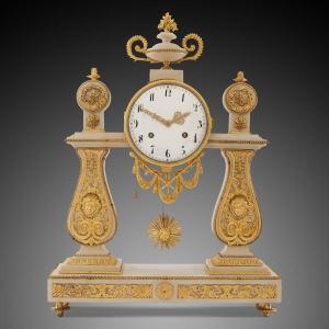 Pendule De Cheminée XVIIIème, époque Louis XV.