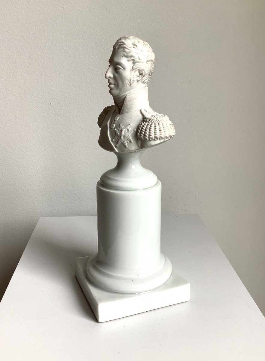 Bust Of Charles X. Biscuit On Porcelain Pedestal. 19th Century-photo-2