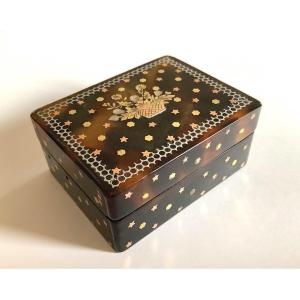 18th Century Fly Box, Studded With Yellow And Pink Gold, Mother-of-pearl And Silver