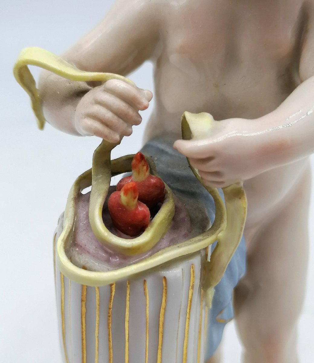 Putto, Love In Meissen Porcelain XIX - "i Unite Them"-photo-3