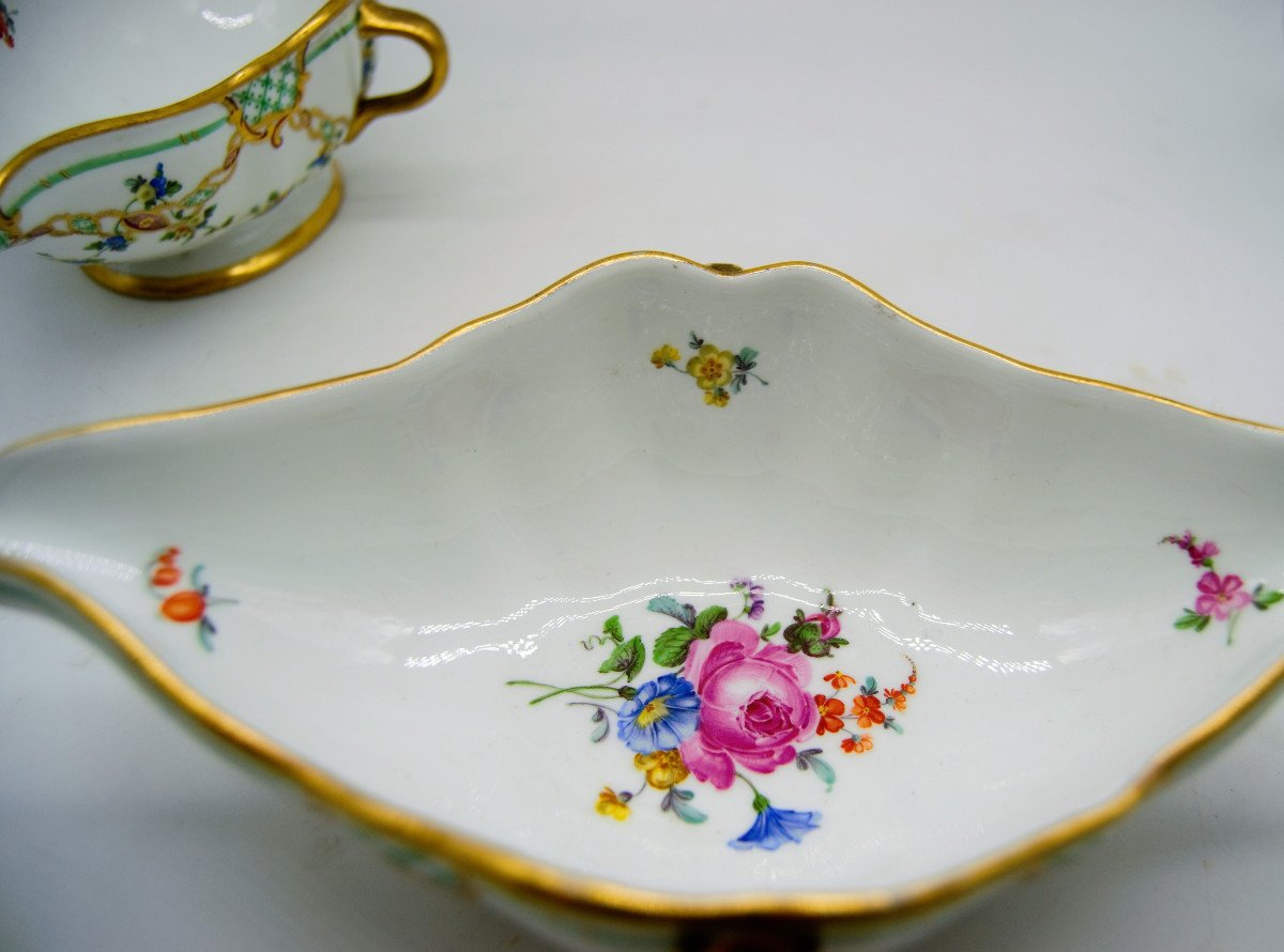 Pair Of Nineteenth Meissen Sauceboats-photo-3