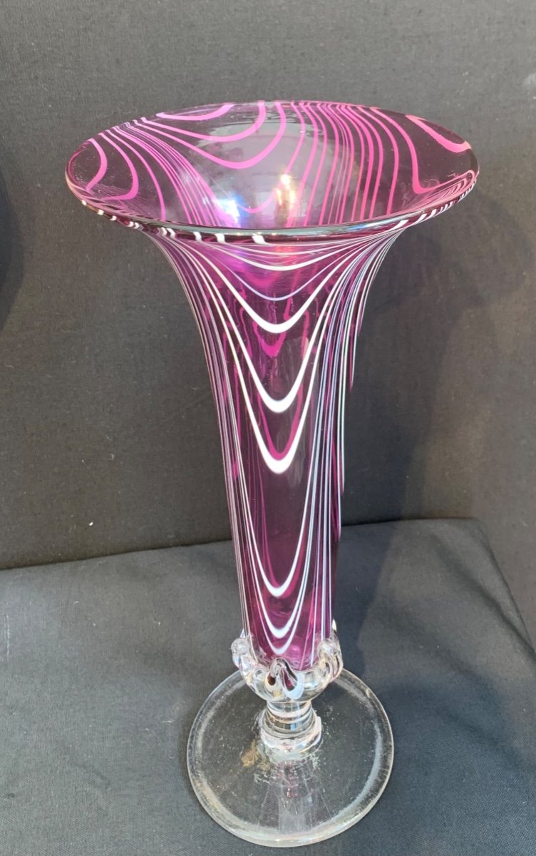 Vase Cornet En Verre Mauve Et Filigrane Blanc. Murano Fin XIXeme-photo-2