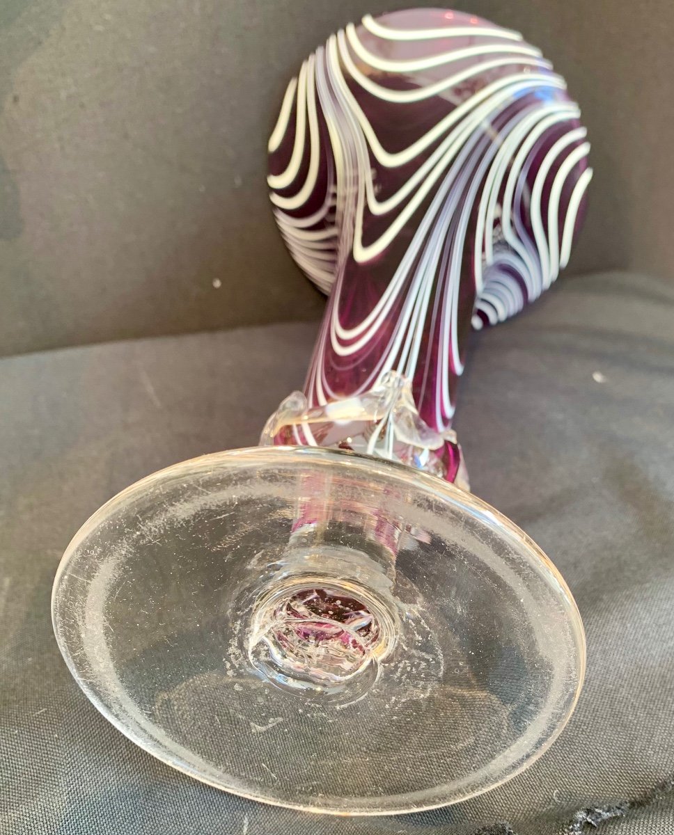 Vase Cornet En Verre Mauve Et Filigrane Blanc. Murano Fin XIXeme-photo-2