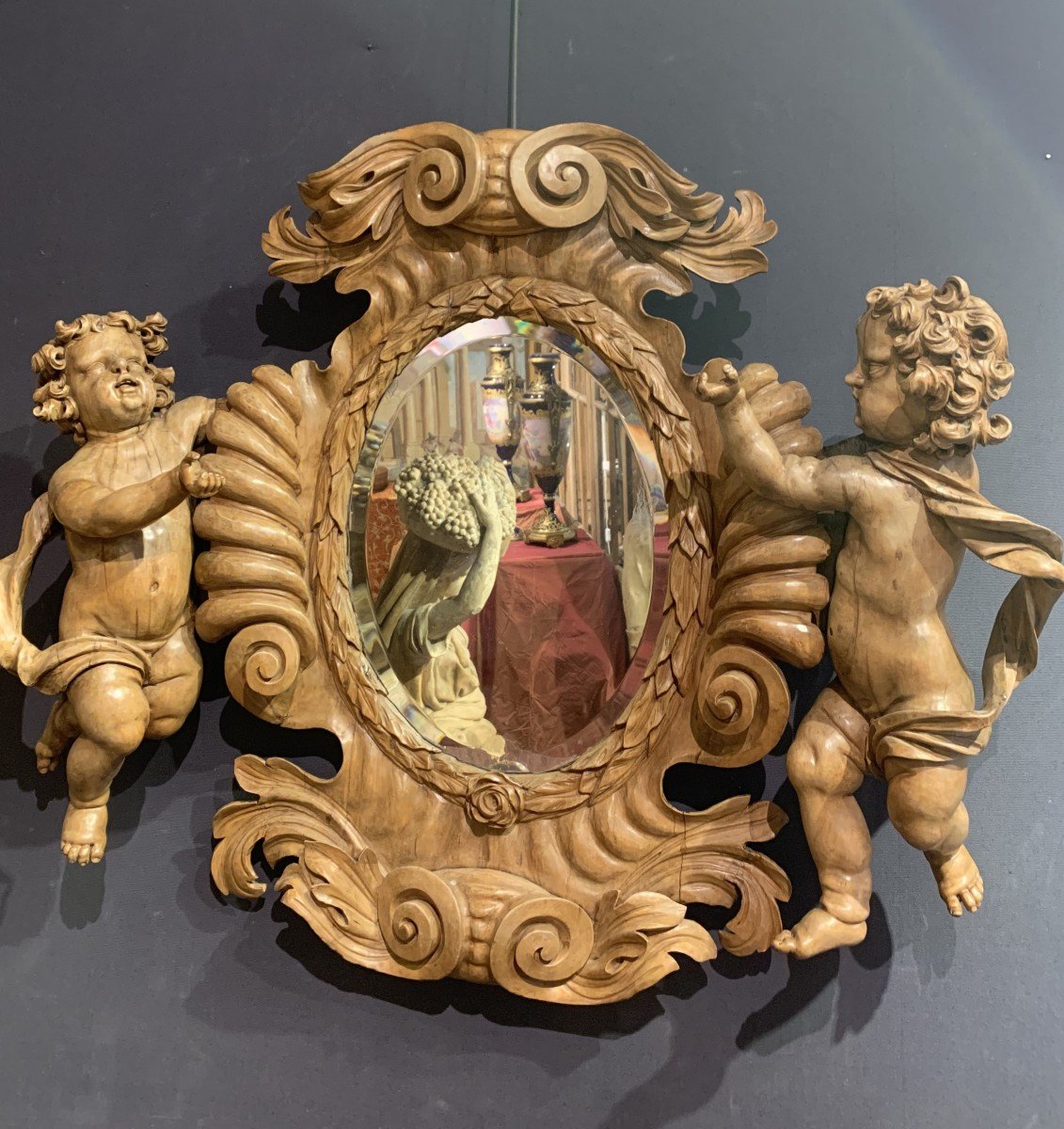 Large Mirror In Natural Wood Carved With Two Putti. South Of Italy. 18th Century.-photo-2