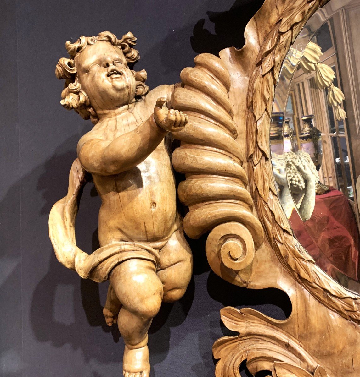 Large Mirror In Natural Wood Carved With Two Putti. South Of Italy. 18th Century.-photo-4