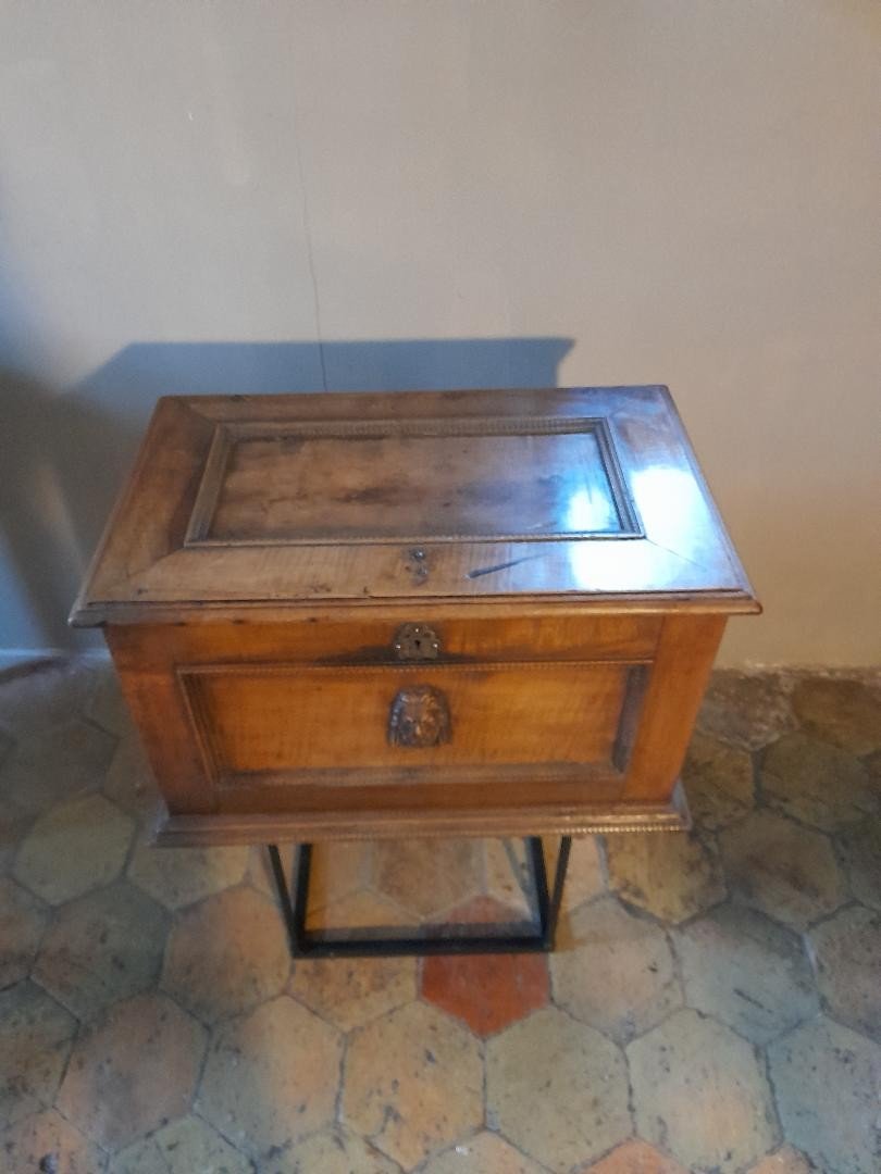 18th Century Wooden Chest-photo-2