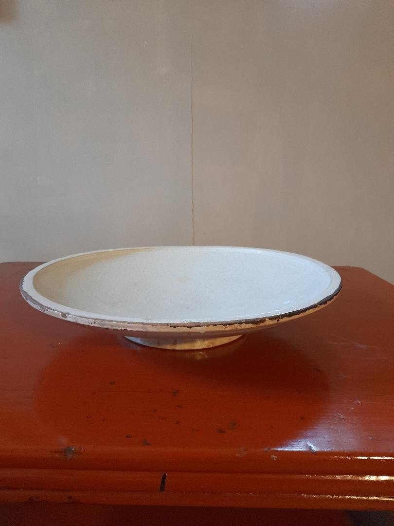 China, Enamelled Ceramic Pedestal Dish