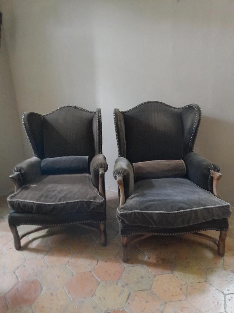 Paire de fauteuils à oreilles