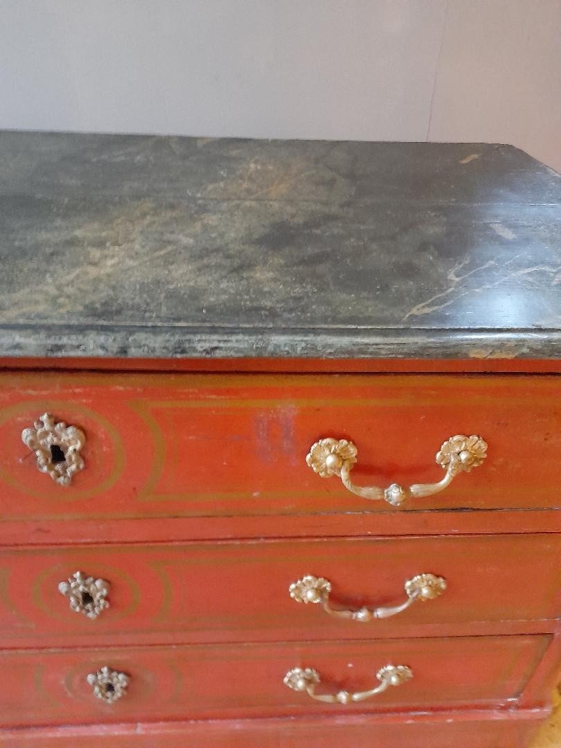 Painted Chest Of Drawers Opening With Three Provencal-style Drawers-photo-3