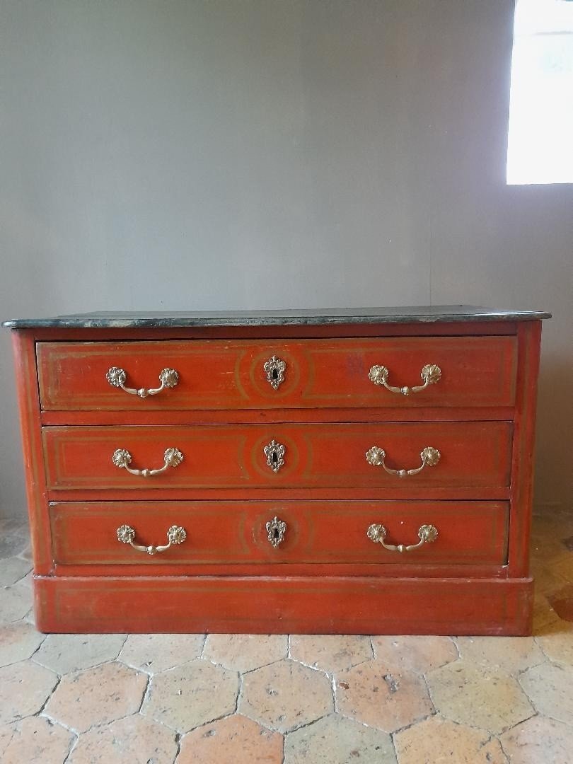 Painted Chest Of Drawers Opening With Three Provencal-style Drawers