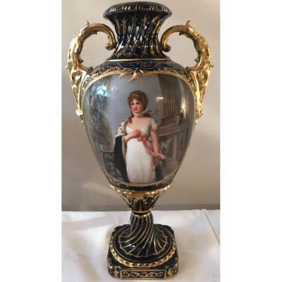 Vienna Porcelain Vase. XIXth Period. Ref: 287