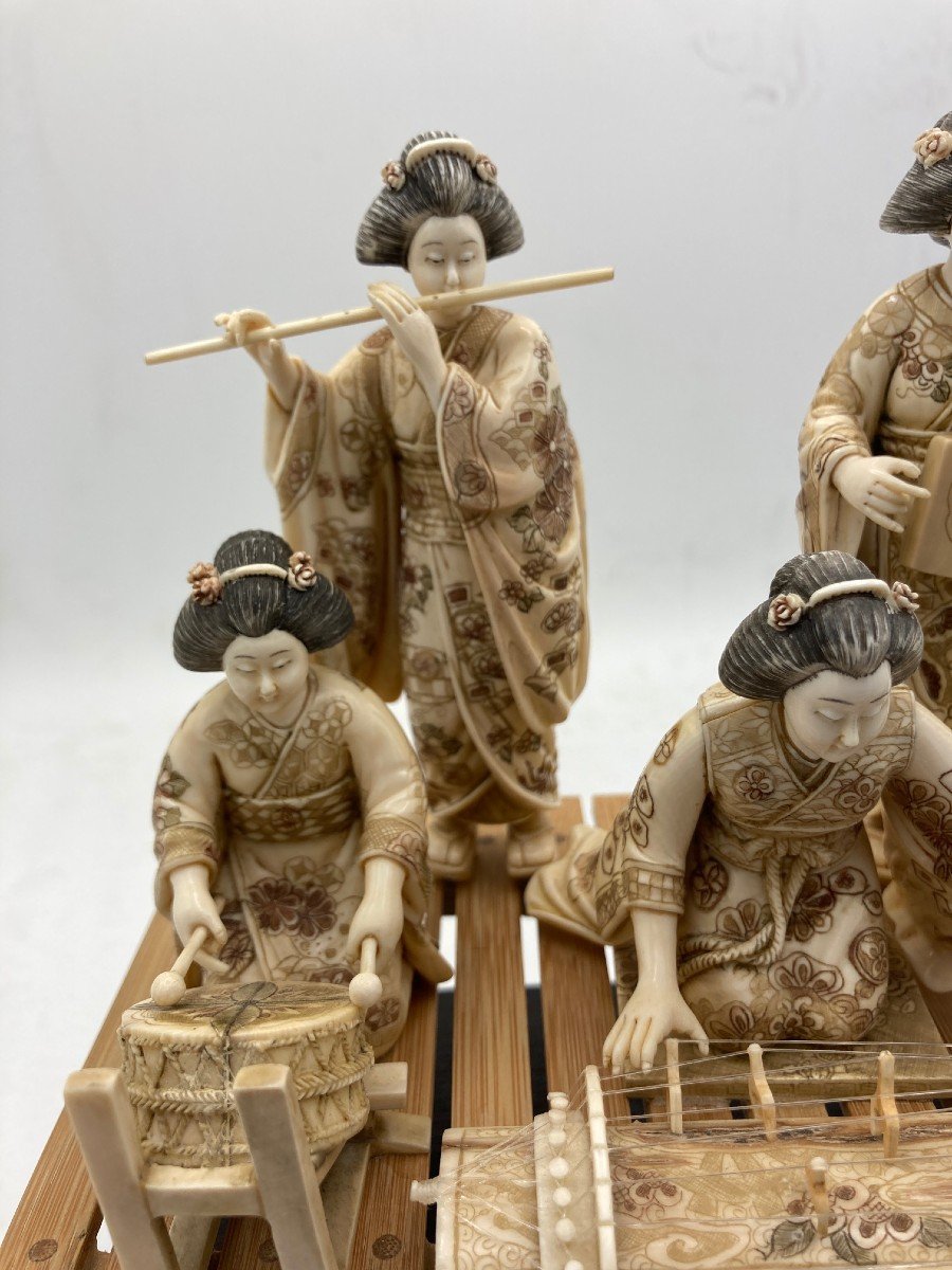 Magnificent Group In Japanese Ivory Representing Geishas Musicians-photo-4