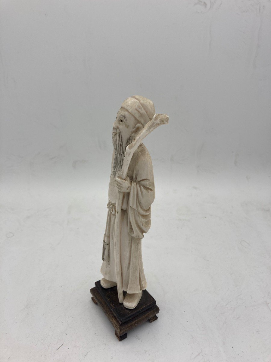 Chinese Ivory Sculpture Representing A Man With A Large Cane-photo-4