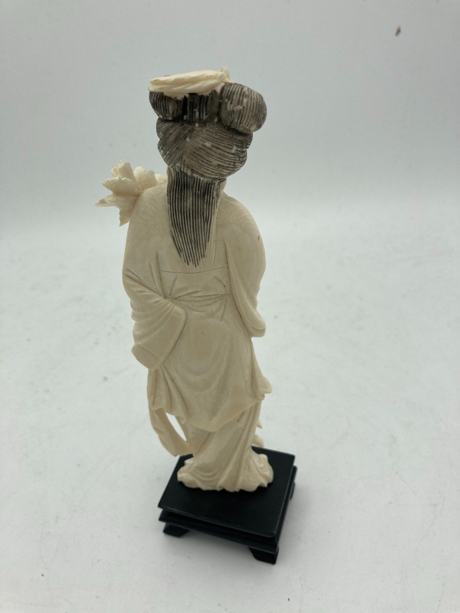 Ivory Sculpture Representing A Young Woman-photo-3