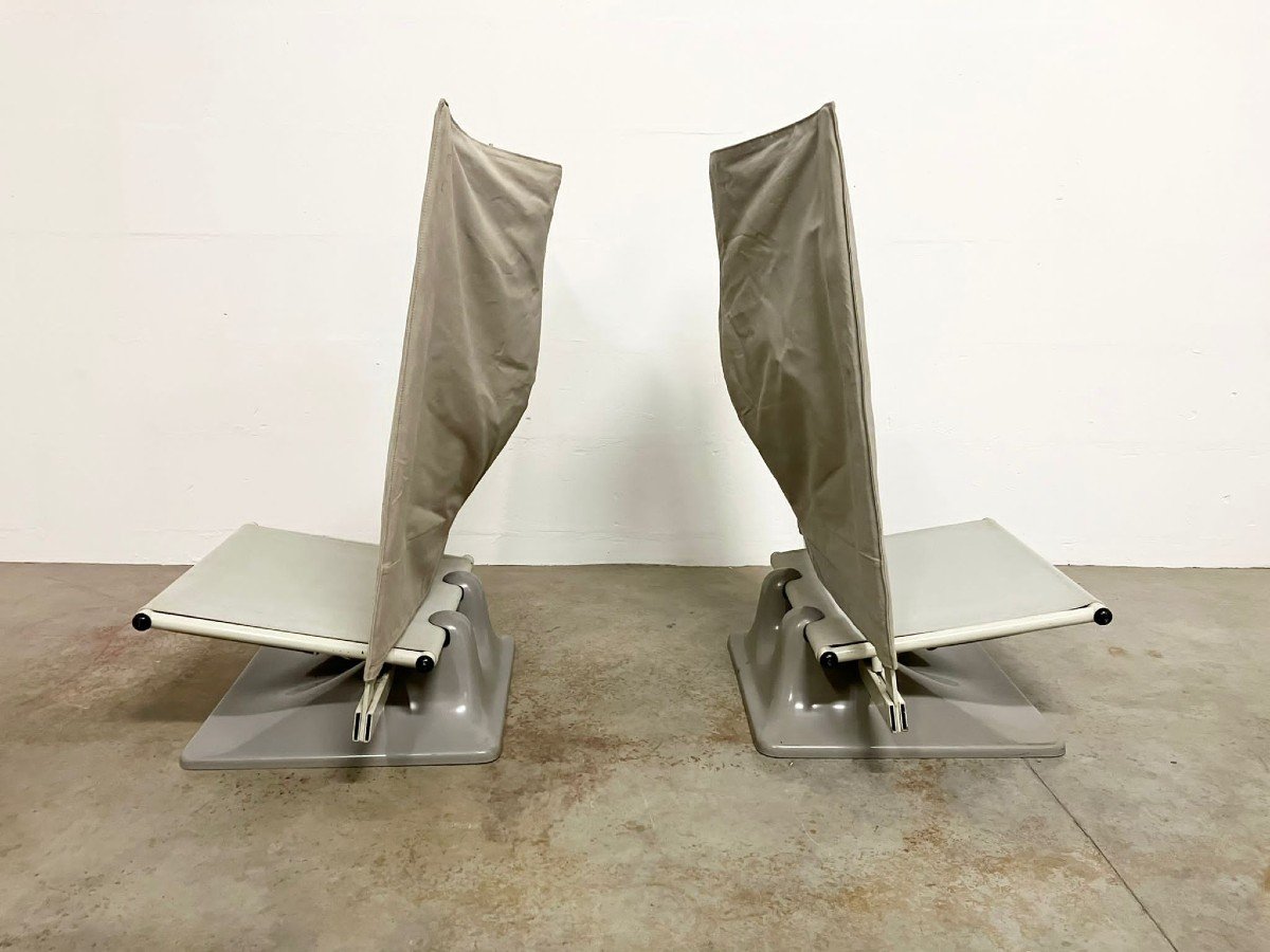 Two Post-modern Model Aeo Chairs By Paolo Degenallo-photo-2