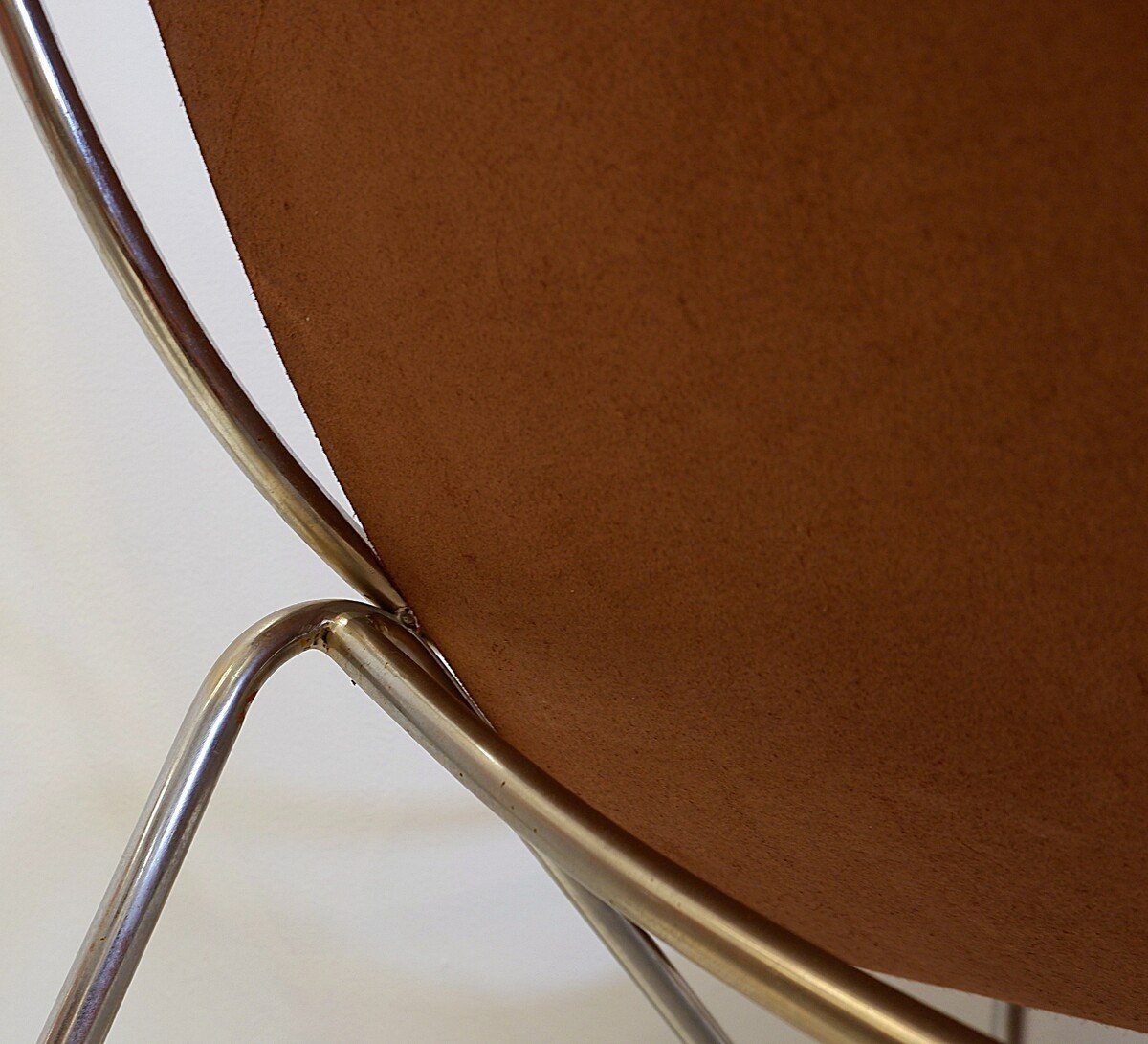 Paire De Chaises Longues Du Milieu Du Siècle Avec Cuir Louis Vuitton-photo-6