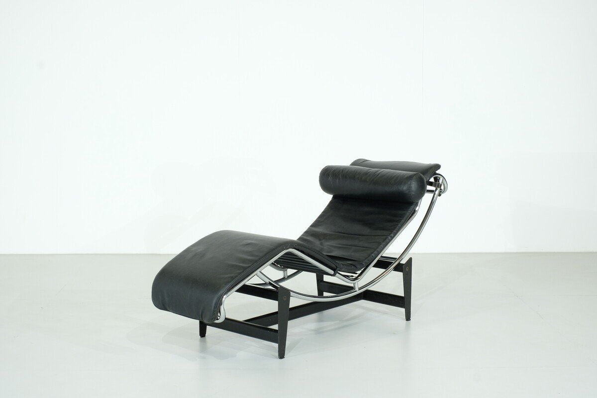 Chaise Longue  Lc4 Le Corbusier  Par Charlotte Perriand & Pierre Jeanneret Pour Cassina - 1970