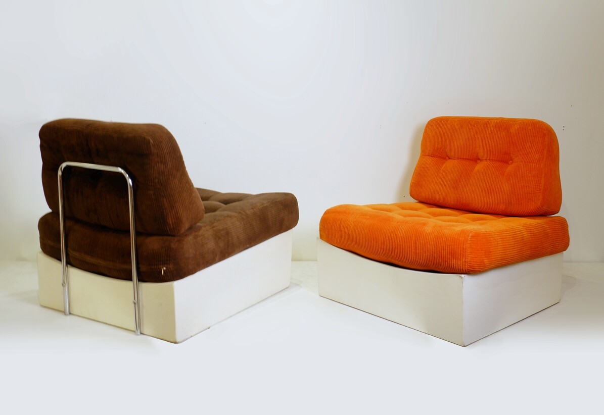 Pair Of 1970s Italian Orange And Brown Velvet Chaise Longues