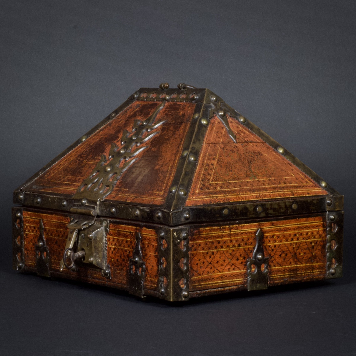 Kerala Wedding Casket, Polychrome Lacquered Wood And Ironwork, India, 19th Century 