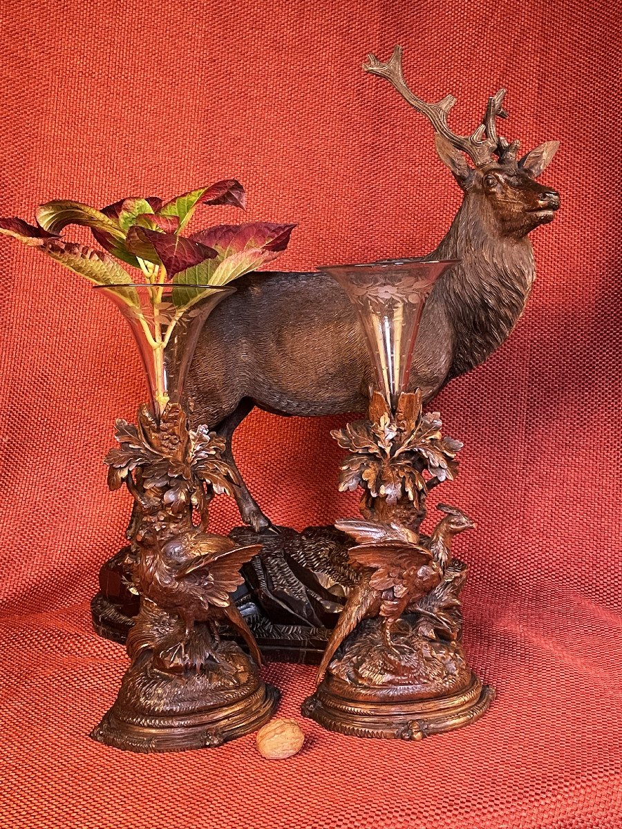 Black Forest, Pair Of Carved Walnut Vases, Pheasants, 19th Century Brienz Switzerland