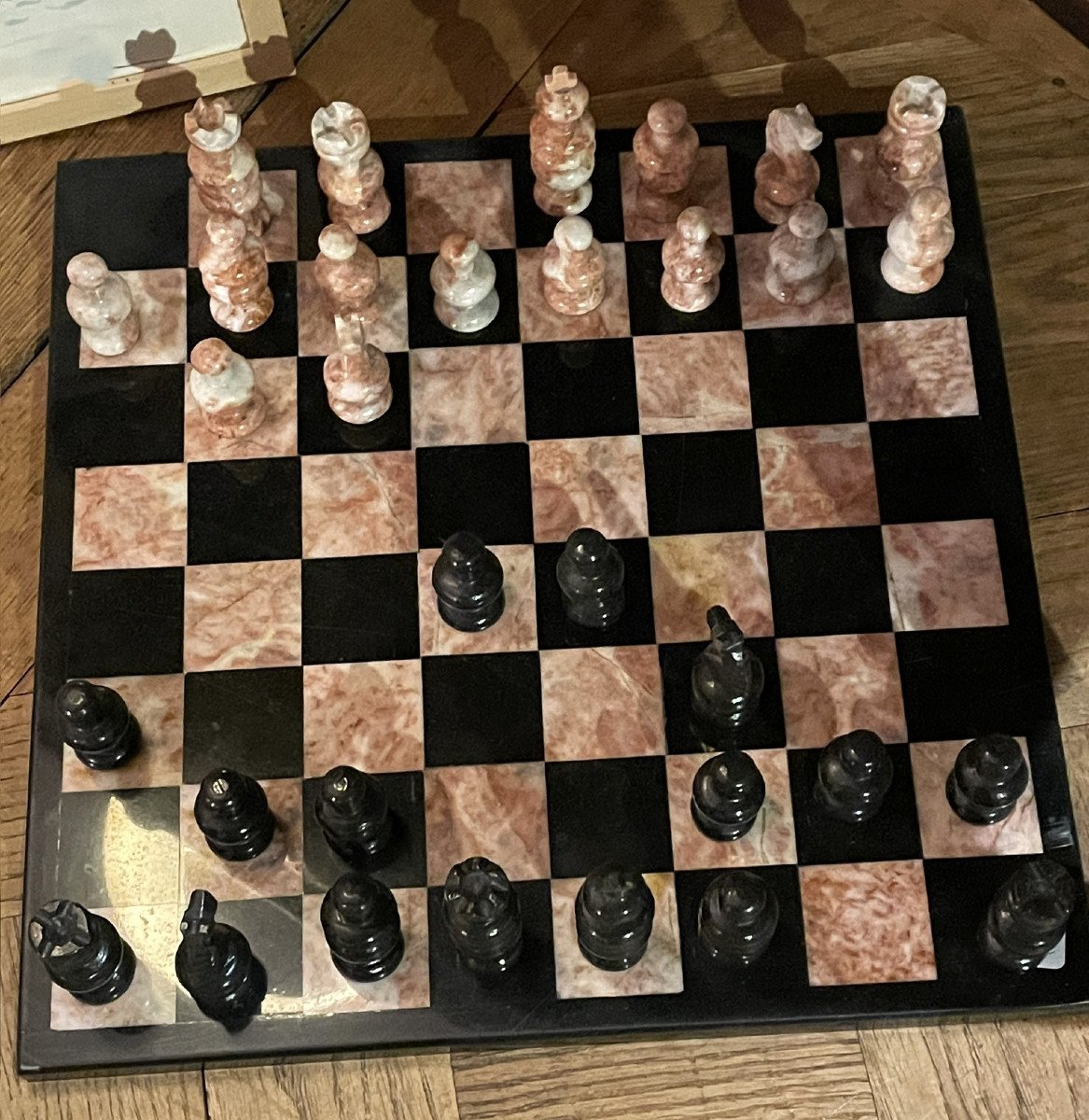 Chessboard And Its Pawns In Black Marble And Pink Marble, 20th Century-photo-2