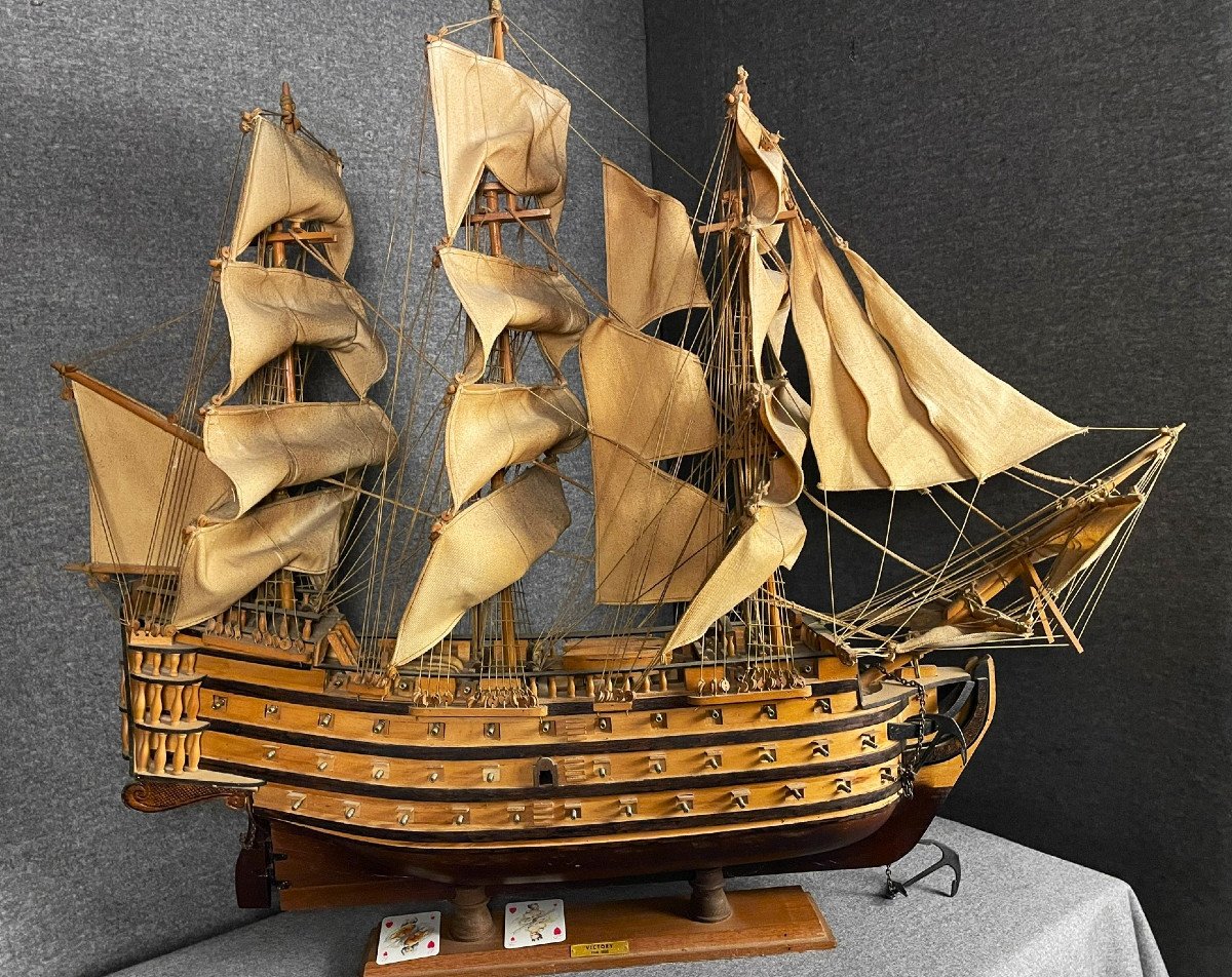 Grande maquette du bateau Victory, vaisseau de l’amiral Nelson à Trafalgar-photo-1