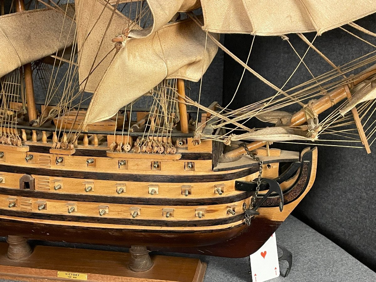 Grande maquette du bateau Victory, vaisseau de l’amiral Nelson à Trafalgar-photo-3