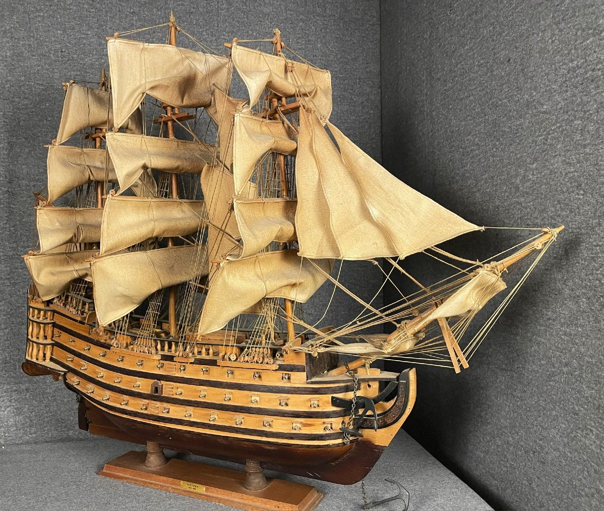 Grande maquette du bateau Victory, vaisseau de l’amiral Nelson à Trafalgar-photo-5