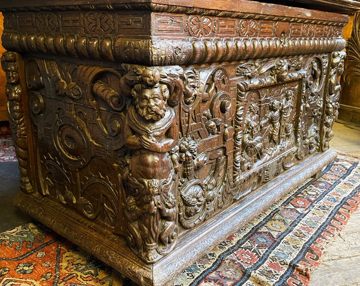 Ceremonial Or Wedding Chest In Carved Oak Normandy Late 16th Early 17th Century-photo-3