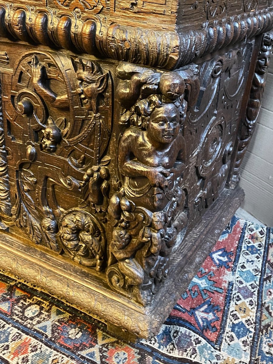 Ceremonial Or Wedding Chest In Carved Oak Normandy Late 16th Early 17th Century-photo-4