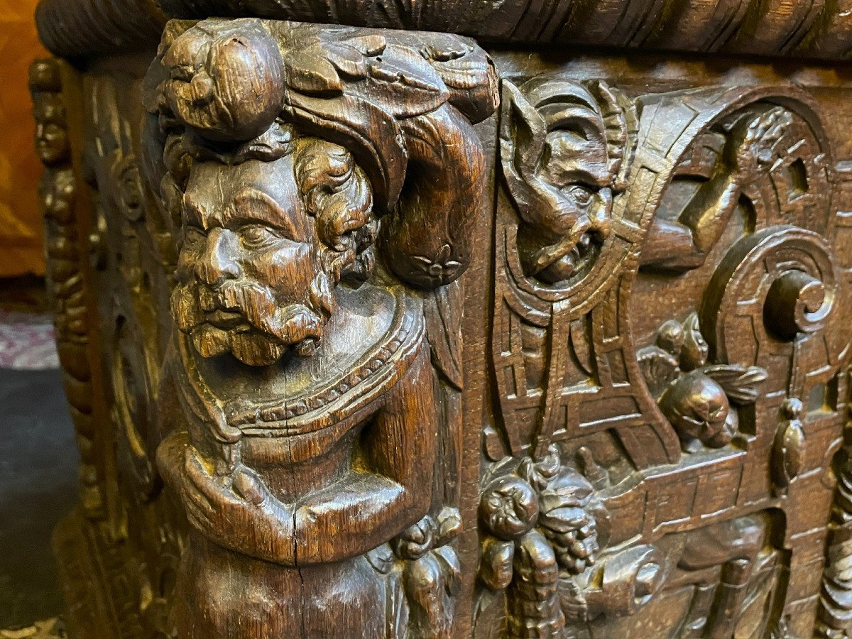 Ceremonial Or Wedding Chest In Carved Oak Normandy Late 16th Early 17th Century-photo-2