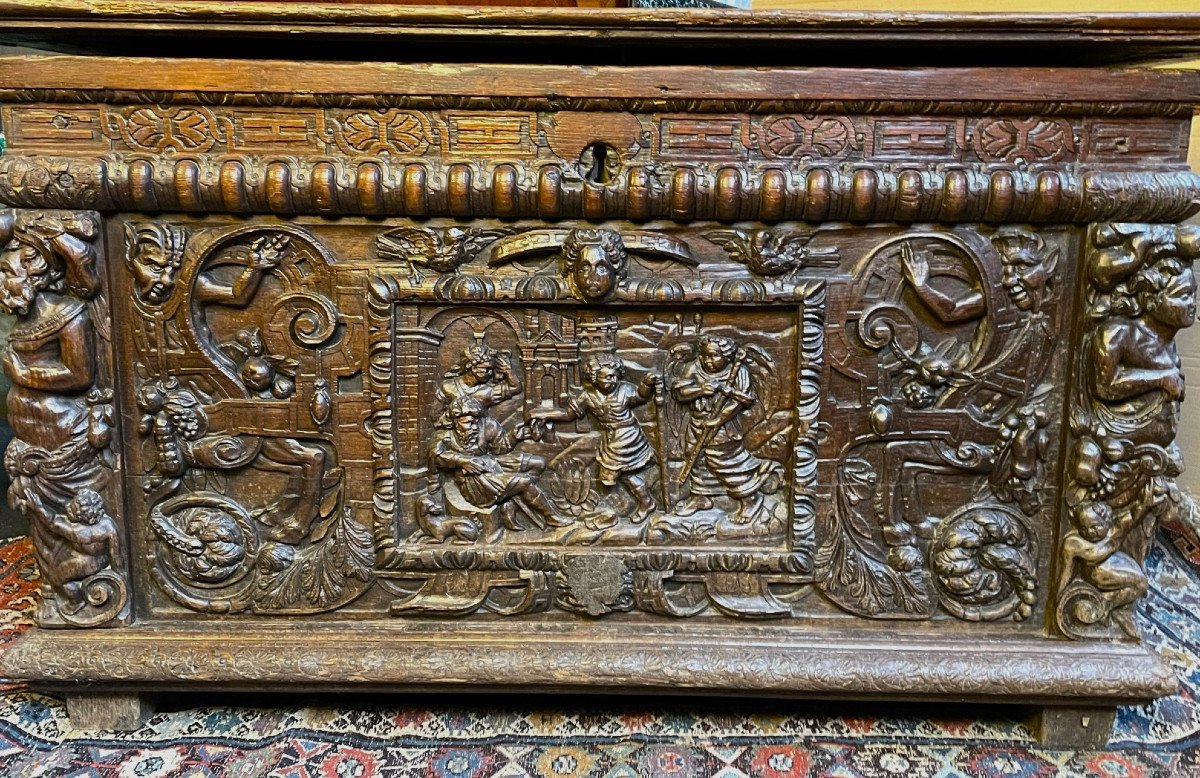 Ceremonial Or Wedding Chest In Carved Oak Normandy Late 16th Early 17th Century