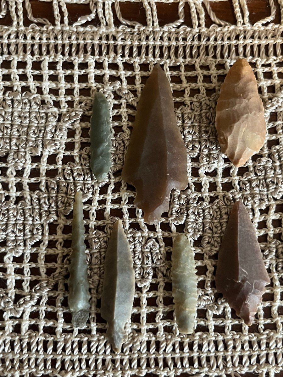 Set Of 14 Neolithic Flint Arrowheads.-photo-2