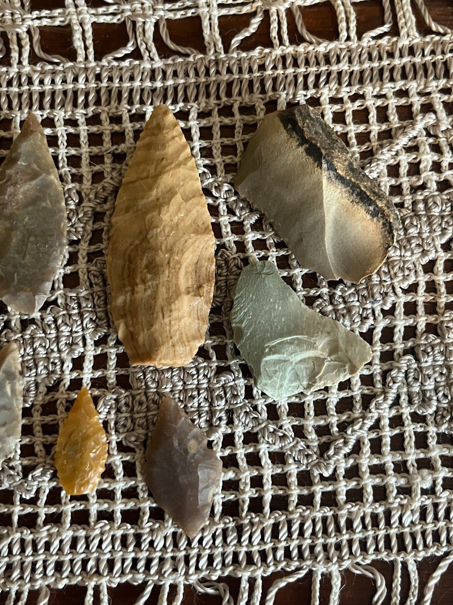 Set Of 14 Neolithic Flint Arrowheads.-photo-4