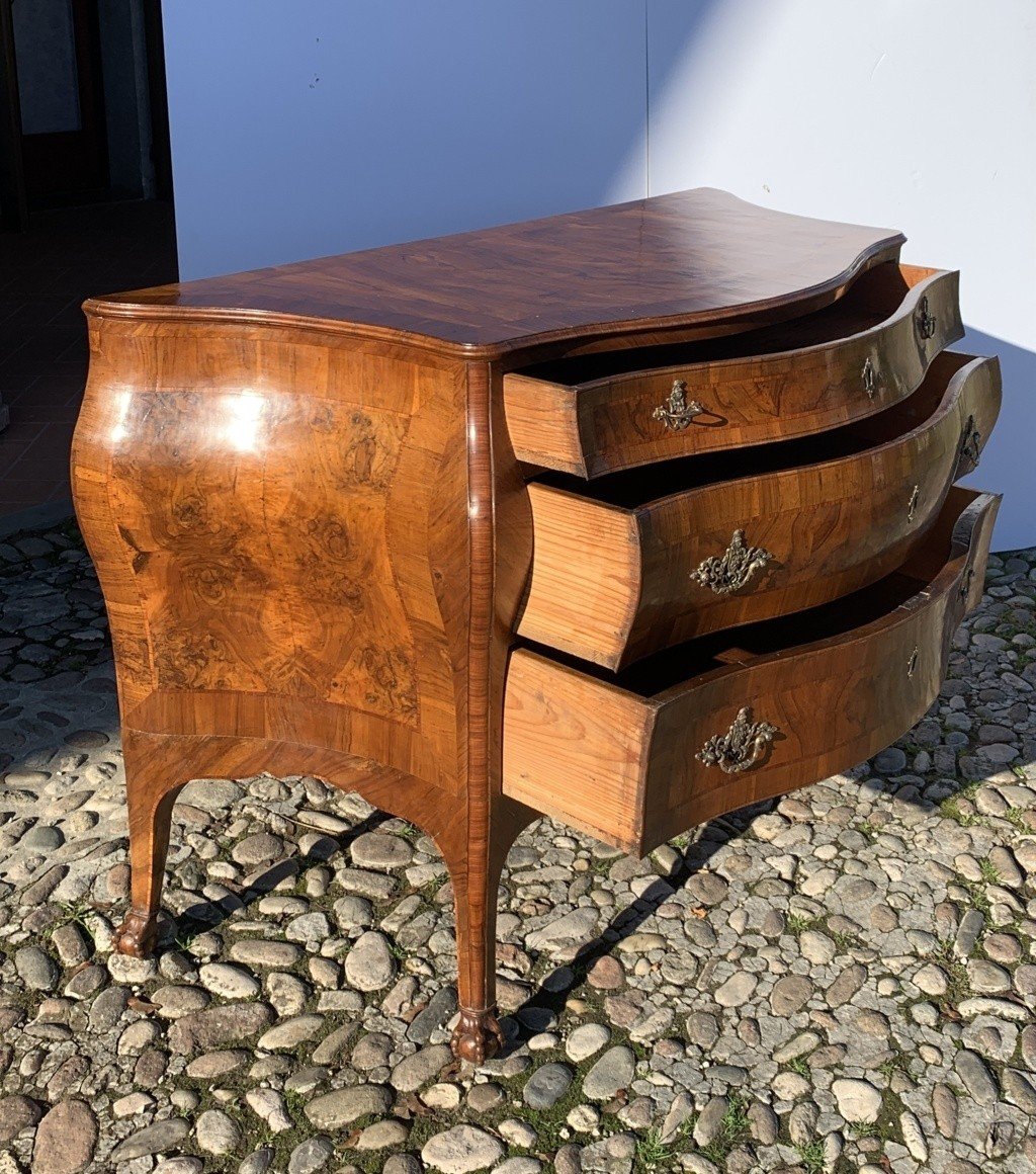 Commode Arrondie Plaquée En Noyer Et Racine De Noyer. Vénétie, XVIIIe Siècle-photo-3