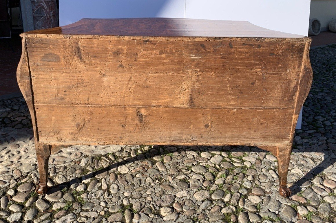 Curved Chest Of Drawers Veneered In Walnut And Walnut Root. Veneto, 18th Century.-photo-2