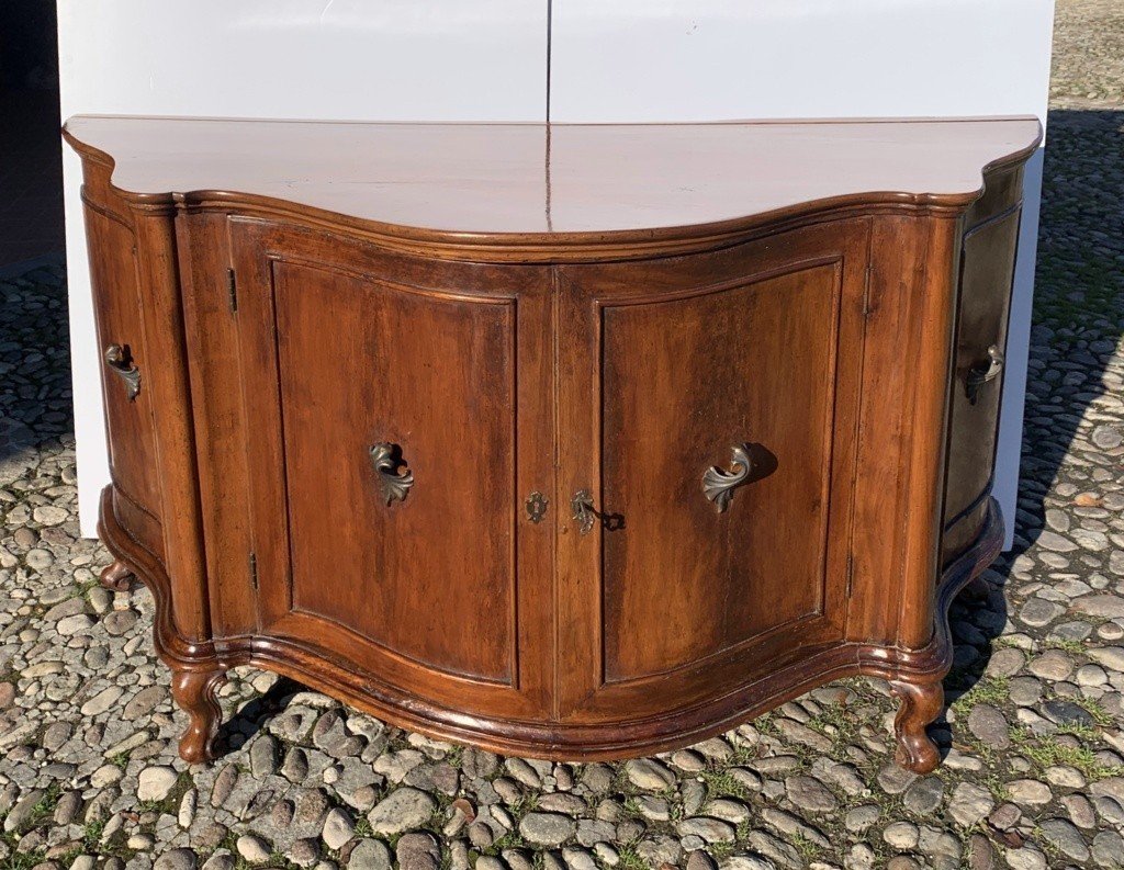 Solid Walnut Sideboard. Venice, 18th Century.-photo-3