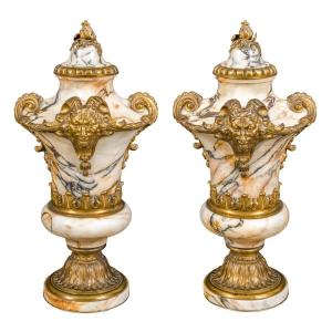Paire De Vases En Marbre Et Bronze Doré (fonderie Susse Frères). Paris, 19ème Siècle